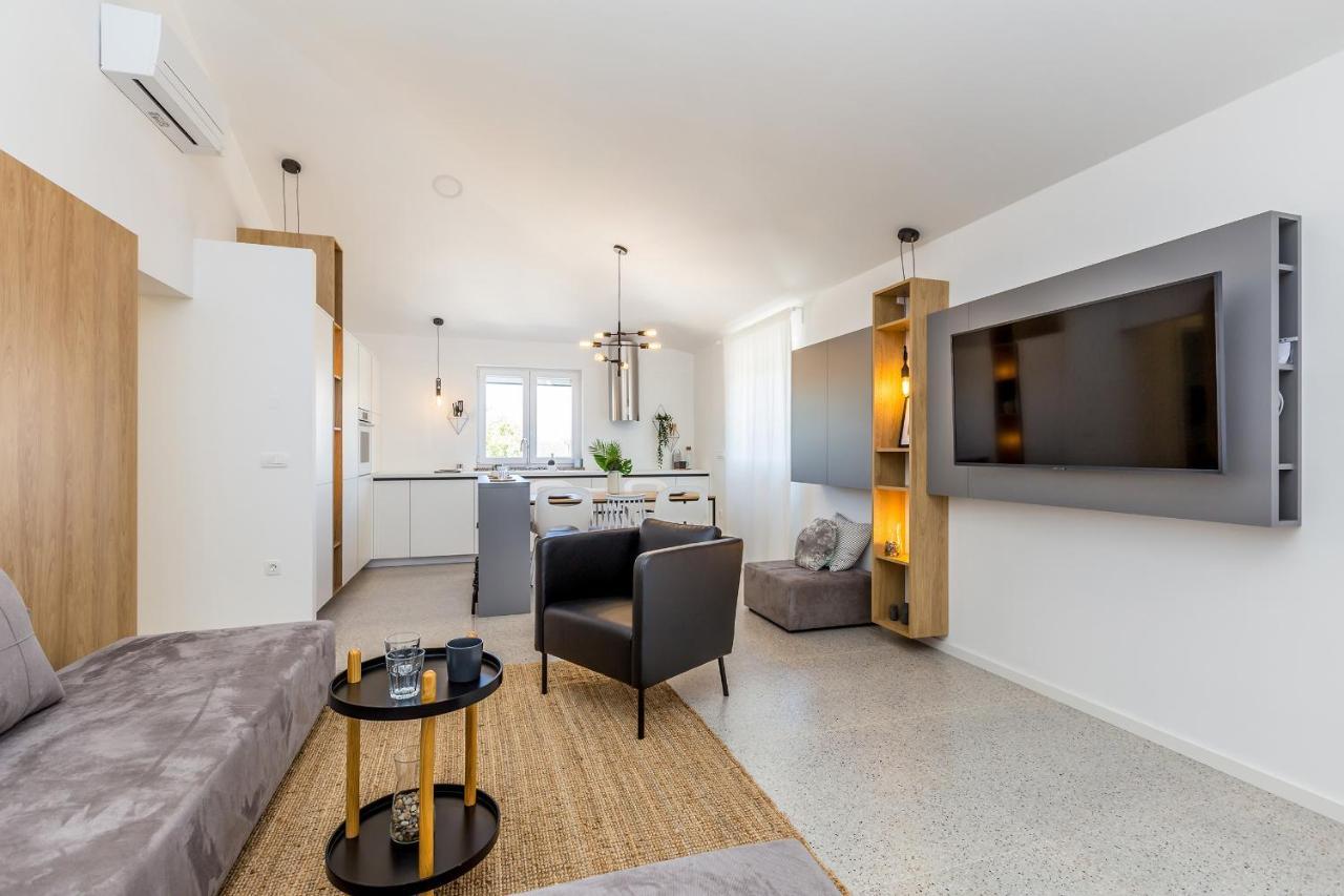 Apartment Laurus Salatić Exterior foto